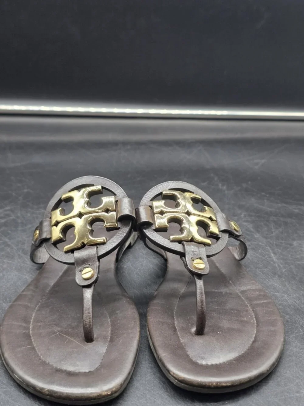 Tory Burch Sandals Womens Size 7 Brown Miller Logo Leather Thong Flat Shoes